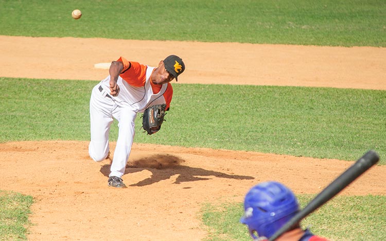 Yosvel Zulueta, pitcher de Villa Clara.