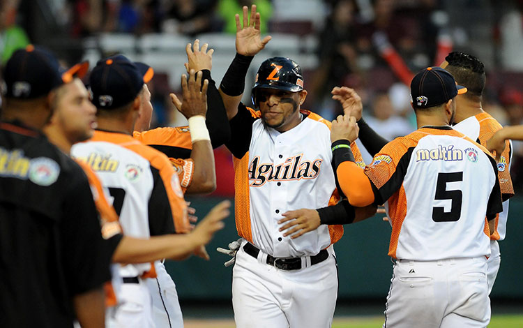 Equipo íguilas de Zulia celebra victoria contra Cuba. Equipo íguilas de Zulia celebra victoria contra Cuba.