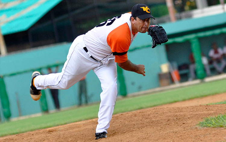 Luis Borroto, pitcher villaclareño.