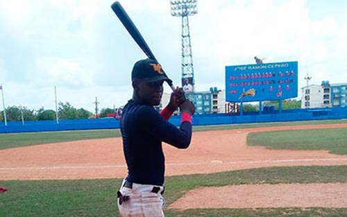 Michel Triana, miembro de la preseleción nacional sub 18 de béisbol.
