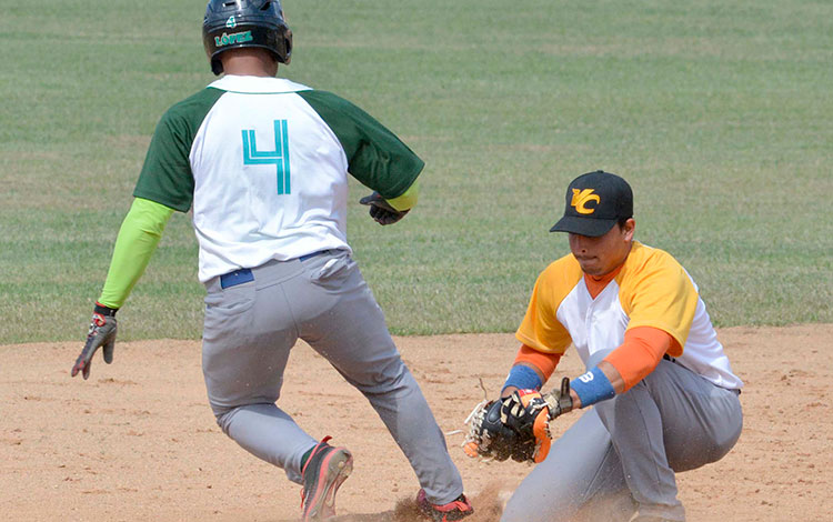 Villa Clara contra Cienfuegos, béisbol sub 23.