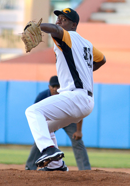 Alain Sánchez, pitcher de Villa Clara. Alain Sánchez, pitcher de Villa Clara.