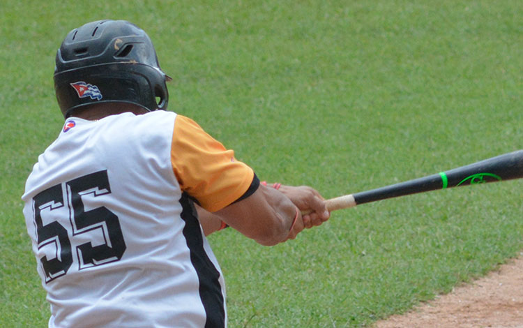 Yurién Vizcaíno, pelotero de Villa Clara. Yurién Vizcaíno, pelotero de Villa Clara.