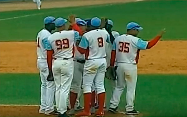 Ciego de ívila celebra victoria contra Villa Clara, 23 de diciembre de 2018. Ciego de ívila celebra victoria contra Villa Clara, 23 de diciembre de 2018.