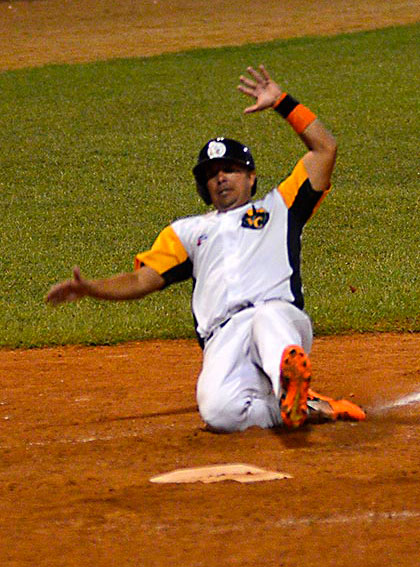 Andy Zamora, jugador del equipo Villa Clara de béisbol. Andy Zamora, jugador del equipo Villa Clara de béisbol.