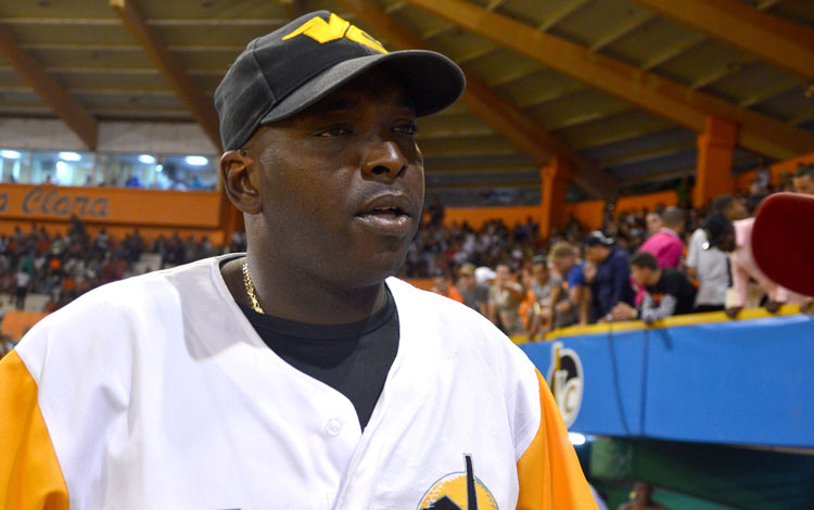 http://www.vanguardia.cu/images/materiales/deporte/beisbol/2019/01-09-quinto-juego-villa-clara-s-spiritus-cvm/william-saavedra-entrevista.jpg William Saavedra, pinareño refuezo del equipo Villa Clara.