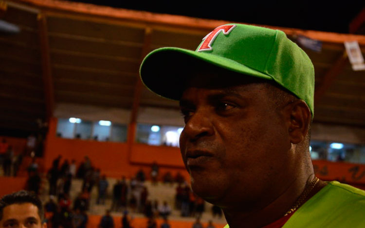 Pablo Civil, director del equipo Las Tunas, campeón de la 58 Serie Nacional de Béisbol.