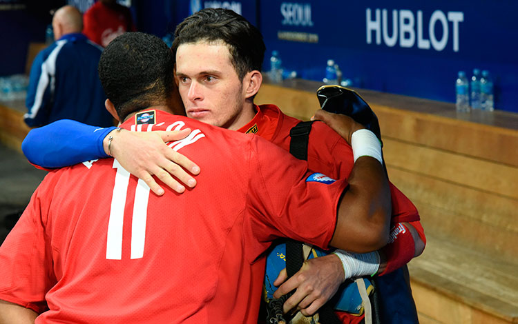 César Prieto y Yosvani Alarcón , peloteros cubanos.