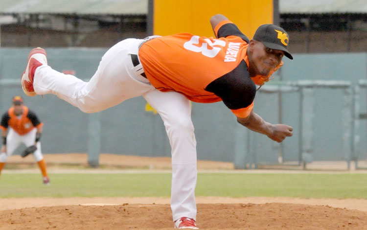 Pitcher villaclareño Yosver Zulueta González.