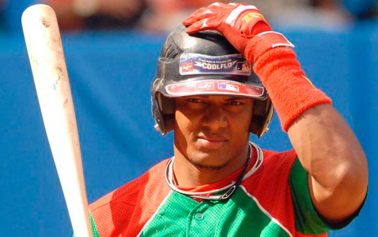 Yosvany Alarcón, pelotero de Las Tunas.