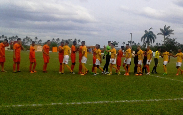 Saludo inicial de los once de Villa Clara y Ciego de Ávila.