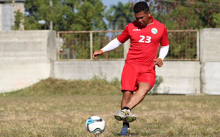Luis Alberto Villegas, delantero del equipo de fútbol de Villa Clara.