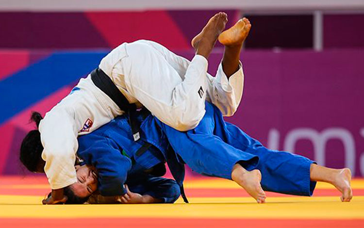 Cubana Kaliema Antomarchi recibe ippon de la brasileña Mayra Aguiar. Cubana Kaliema Antomarchi recibe ippon de la brasileña Mayra Aguiar.