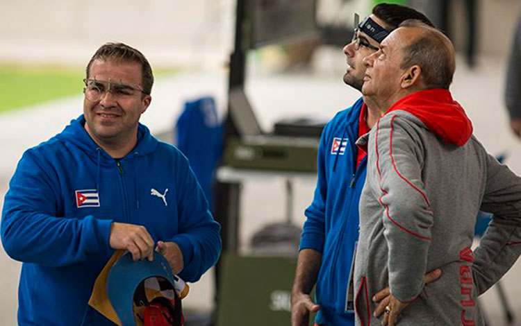 Jorge ílvarez y Leuris Pupo, oro y plata, respectivamente, en pistola de tiro rápido a 25 metros en los Panamericanos de Lima 2019.