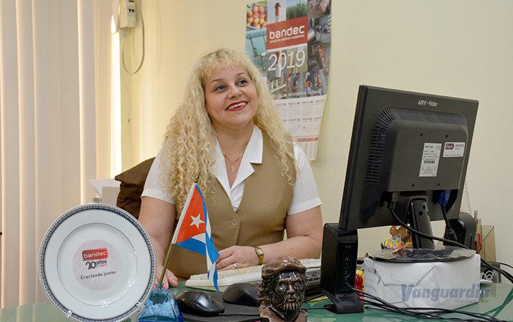 Zoila Boada Martínez, especialista en Comunicación y Marketing de Bandec. Zoila Boada Martínez, especialista en Comunicación y Marketing de Bandec.