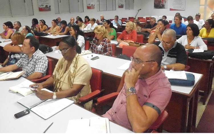 Reunión de preparación del curso escolar en Villa Clara.