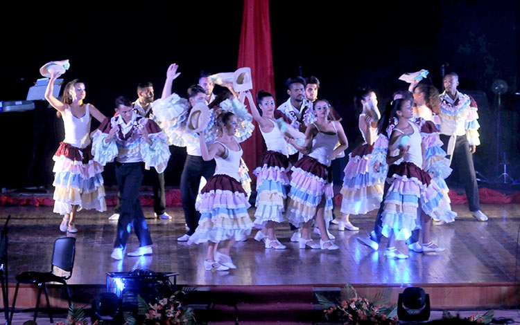 Conjunto danzario 5 de Diciembre. Conjunto danzario 5 de Diciembre.