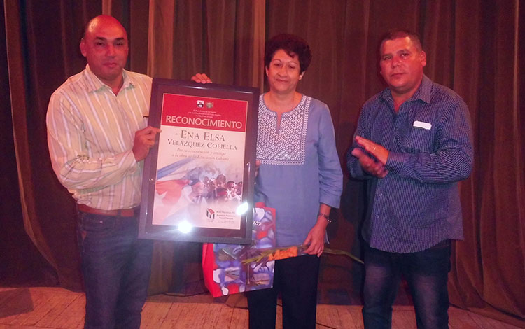 Ana Elsa Velázquez Cobiella, Julio Lima Corzo y Alberto López Díaz.