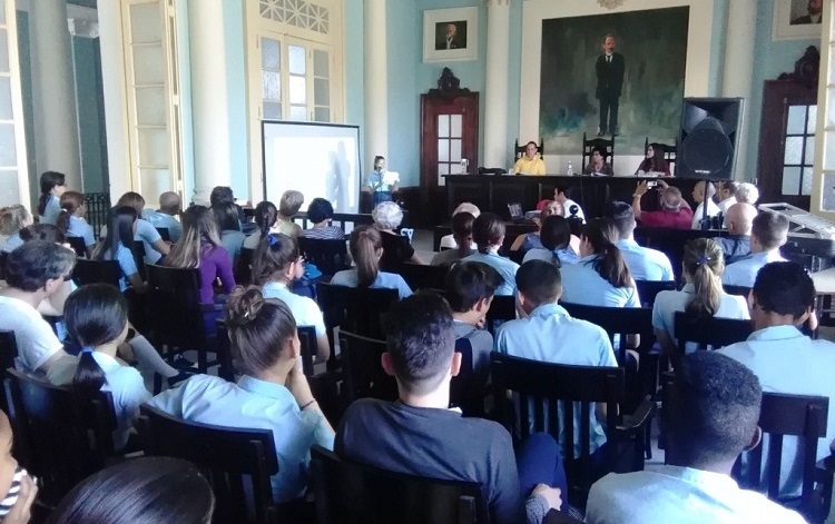 El máster Adolfo Rodríguez Cima resaltó la vigencia del pensamiento martiano y emocionó al auditorio con bellas frases del Apóstol de la Independencia de Cuba.
