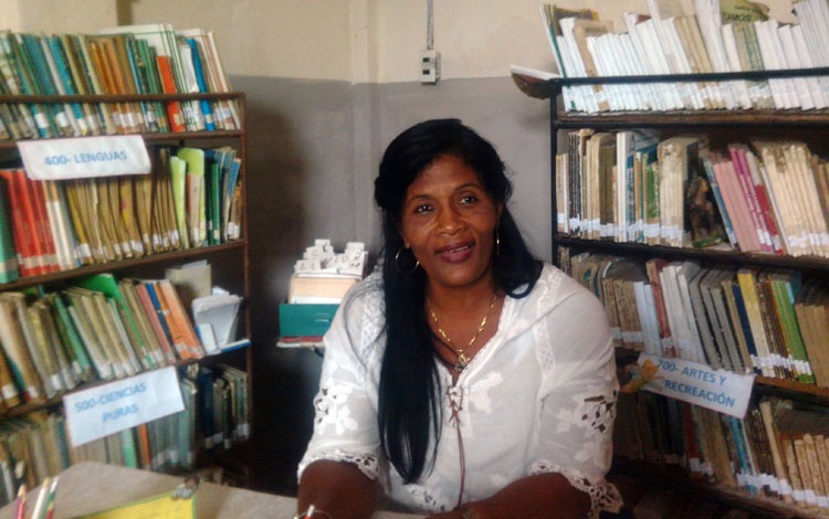 Lourdes Hernández Díaz, bibliotecaria de la comunidad La Quinta, de Camajuaní