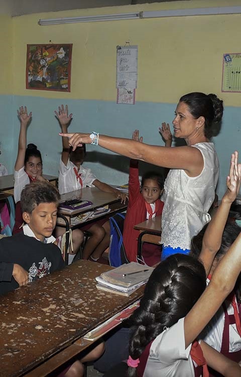 Profesora Deisy Caridad Nodarse de Encrucijada Profesora Deisy Caridad Nodarse de Encrucijada