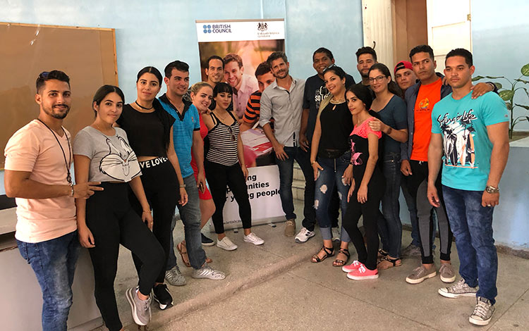 Jóvenes profesores participantes en el taller Aulas en acción