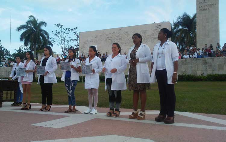 Graduación de estudiantes de Técnicos Medio en Salud