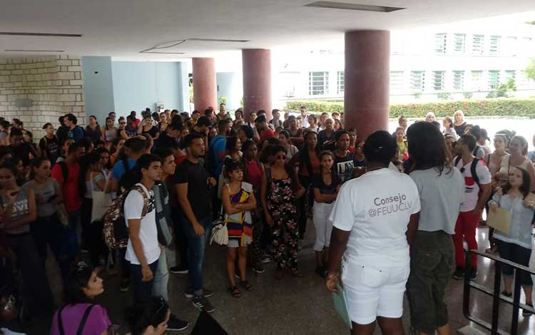 jóvenes de nuevo ingreso de la Facultad de Ciencias Sociales y de Humanidades 