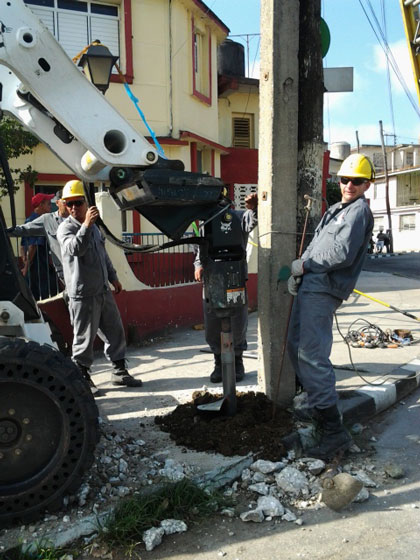 Trabajadores de la Empresa Eléctrica.