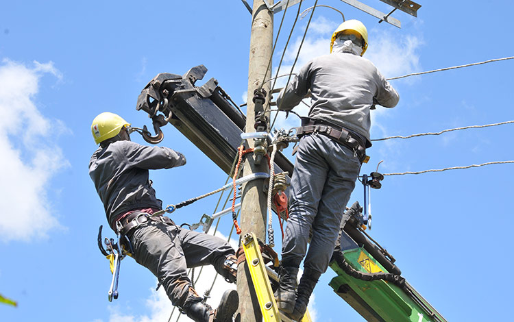 Trabajadores de la Empresa Eléctrica de Villa Clara.