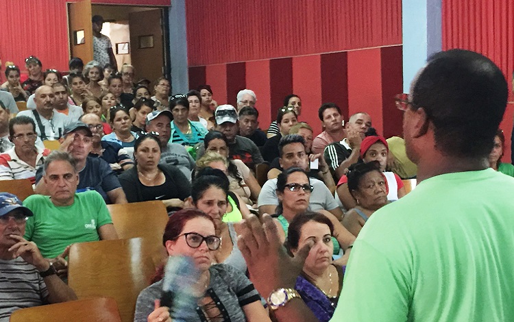 Reunión de la ONURE con los trabajadores por cuenta propia