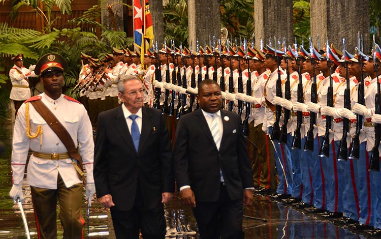 Raúl Castro Ruz recibe a Filipe Jacinto Nyusi, presidente de Mozambique.