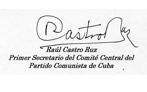 Firma de Raúl en mensaje a Partido Comunista de la Federación de Rusia.