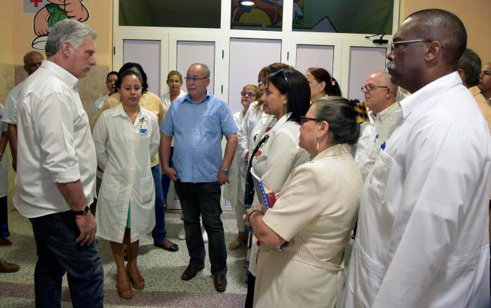 Presidente cubano, Miguel Díaz-Canel, visita Hospital Infantil Sur, de Santiago de Cuba.