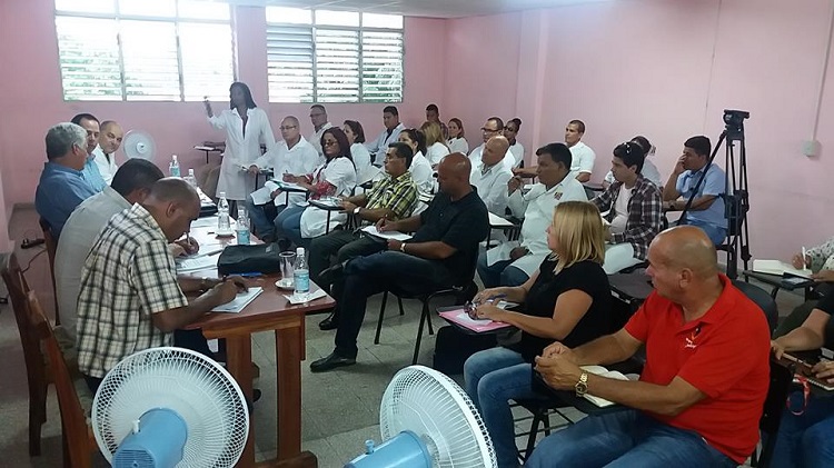 Miguel Díaz-Canel visita Policlínico Chiqui Gómez, de Santa Clara. Miguel Díaz-Canel visita Policlínico Chiqui Gómez, de Santa Clara.