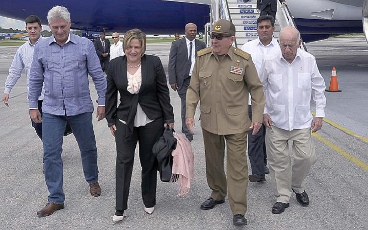 Miguel Díaz-Canel regresa a Cuba