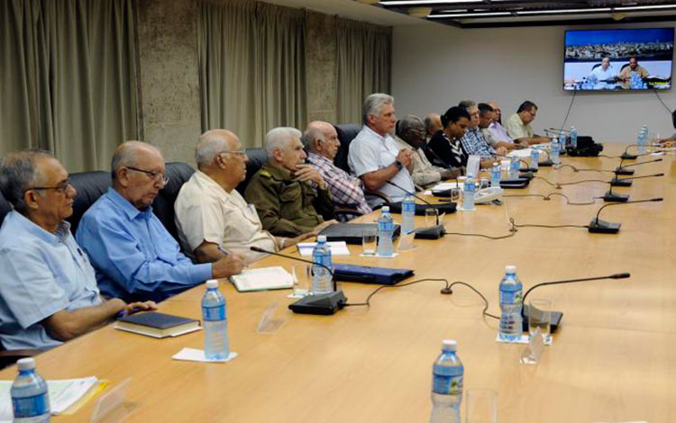 Miguel Díaz-Canel en videoconferencia ante paso del huracán Michael.