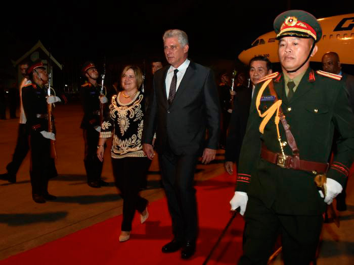 Presidente cubano, Miguel Díaz-Canel, arriba a Laos. Presidente cubano, Miguel Díaz-Canel, arriba a Laos.