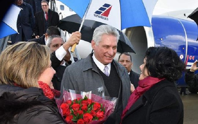 Díaz-Canel hace escala en Londres