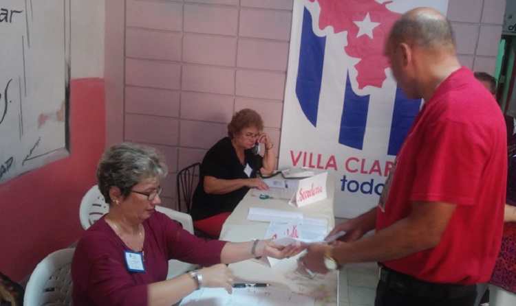 Presidente de la Asamblea del Poder Popular ejerce su derecho al voto