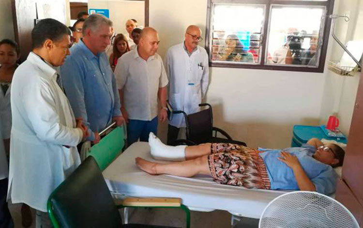 Presidente cubano, Miguel Díaz-Canel, visita hospital ortopédico Frank País, de La Habana. Presidente cubano, Miguel Díaz-Canel, visita hospital ortopédico Frank País, de La Habana.
