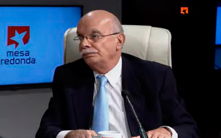 Francisco Mayobre Lence, vicepresidente primero del Banco Central de Cuba Francisco Mayobre Lence, vicepresidente primero del Banco Central de Cuba