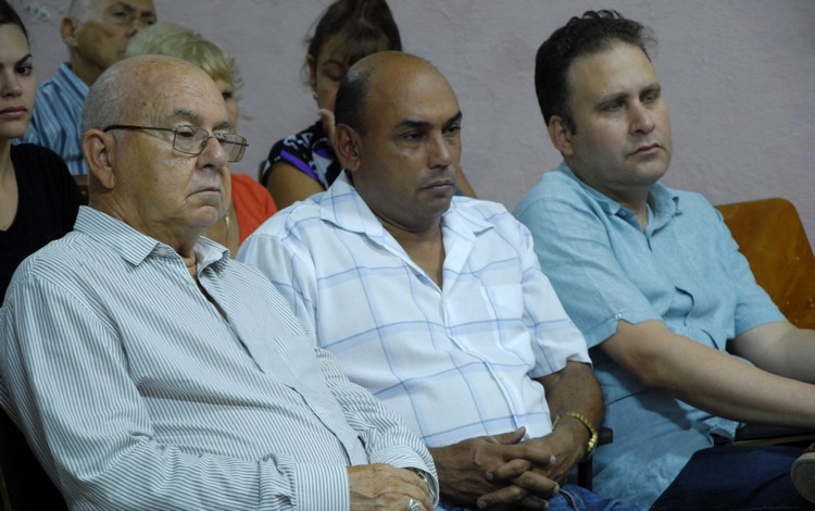 Barnet, Alberto López Dí­az (presidente del Gobierno en Villa Clara), y Luis Morlote. (Foto: SMB)