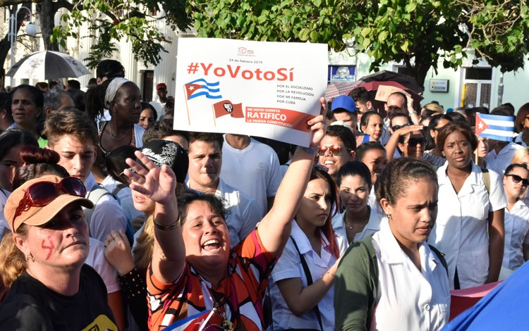 Marcha en apoyo a Venezuela en Santa Clara Marcha en apoyo a Venezuela en Santa Clara