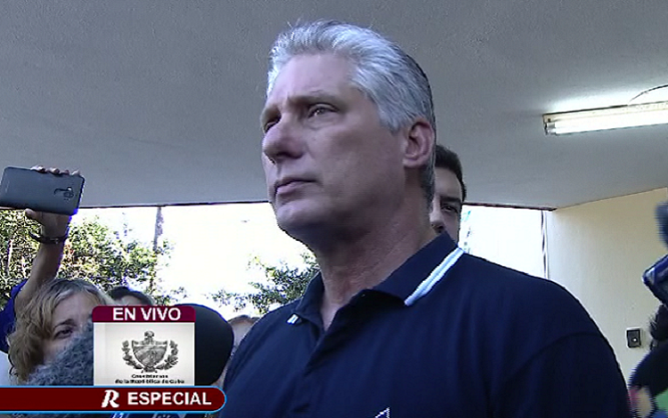 Miguel Díaz-Canel en declaraciones a la prensa Miguel Díaz-Canel en declaraciones a la prensa