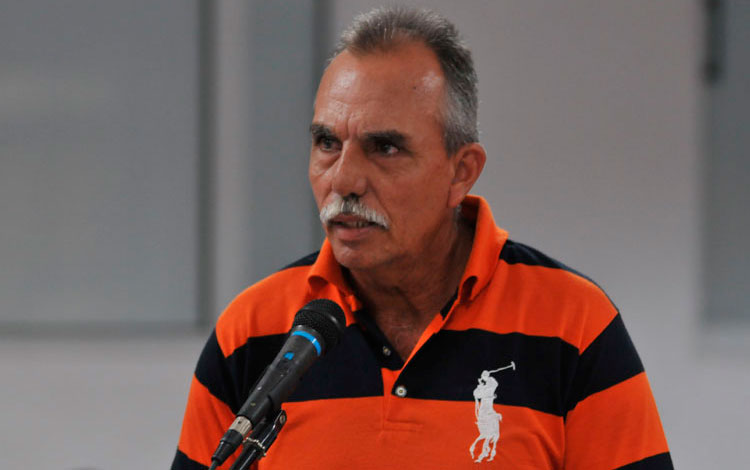 Campesino Jesús Espinosa, de Camajuaní­, interviene en Asamblea Provincial del Poder Popular en Villa Clara.
