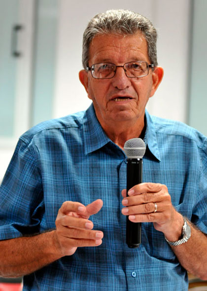 Doctor Sergio Rodrí­guez, miembro del Consejo de Estado, interviene en la sesión de la Asamblea Provincial del Poder Popular en Villa Clara.