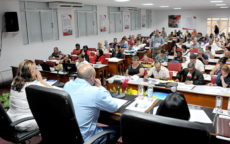 Sesión de la Asamblea Provincial del Poder Popular en Villa Clara. Sesión de la Asamblea Provincial del Poder Popular en Villa Clara.