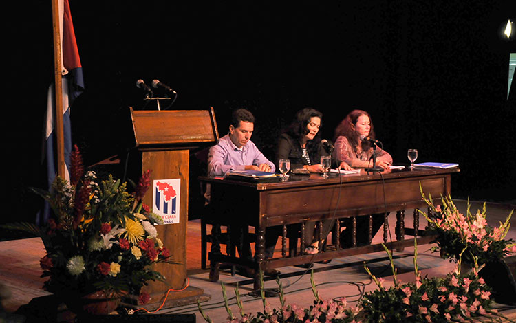 Asamblea Municipal del Poder Popular en Santa Clara Asamblea Municipal del Poder Popular en Santa Clara