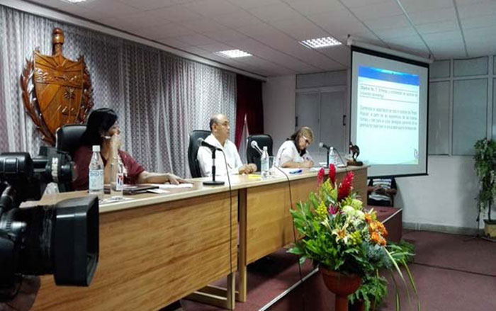 Presidencia de la Asamblea Provincial del Poder Popular en Villa Clara durante primera sesión ordinaria del XII período de mandato. 